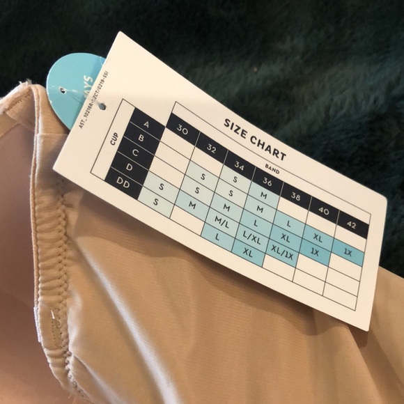 Assets by Spanx flawless finish strapless cupped mid thigh bodysuit (NO STRAPS) - Picture 6 of 11